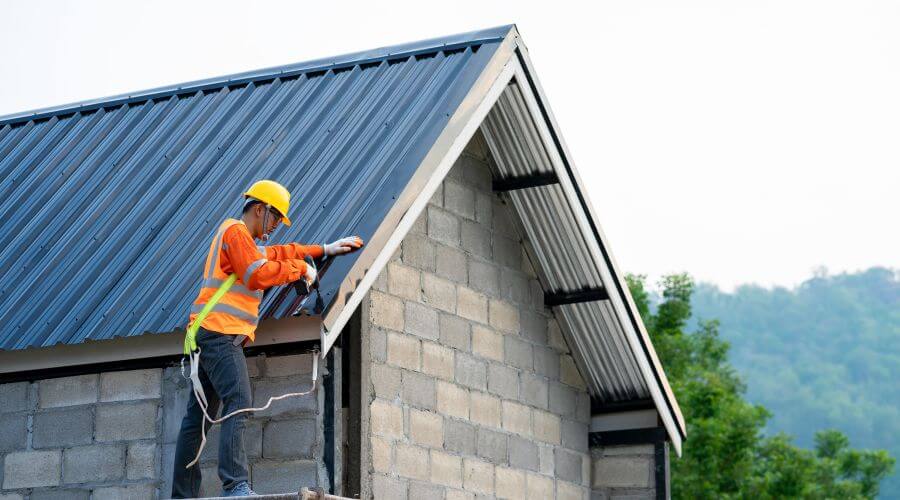 Professional Flat Roofing Installation in Larwill, IN